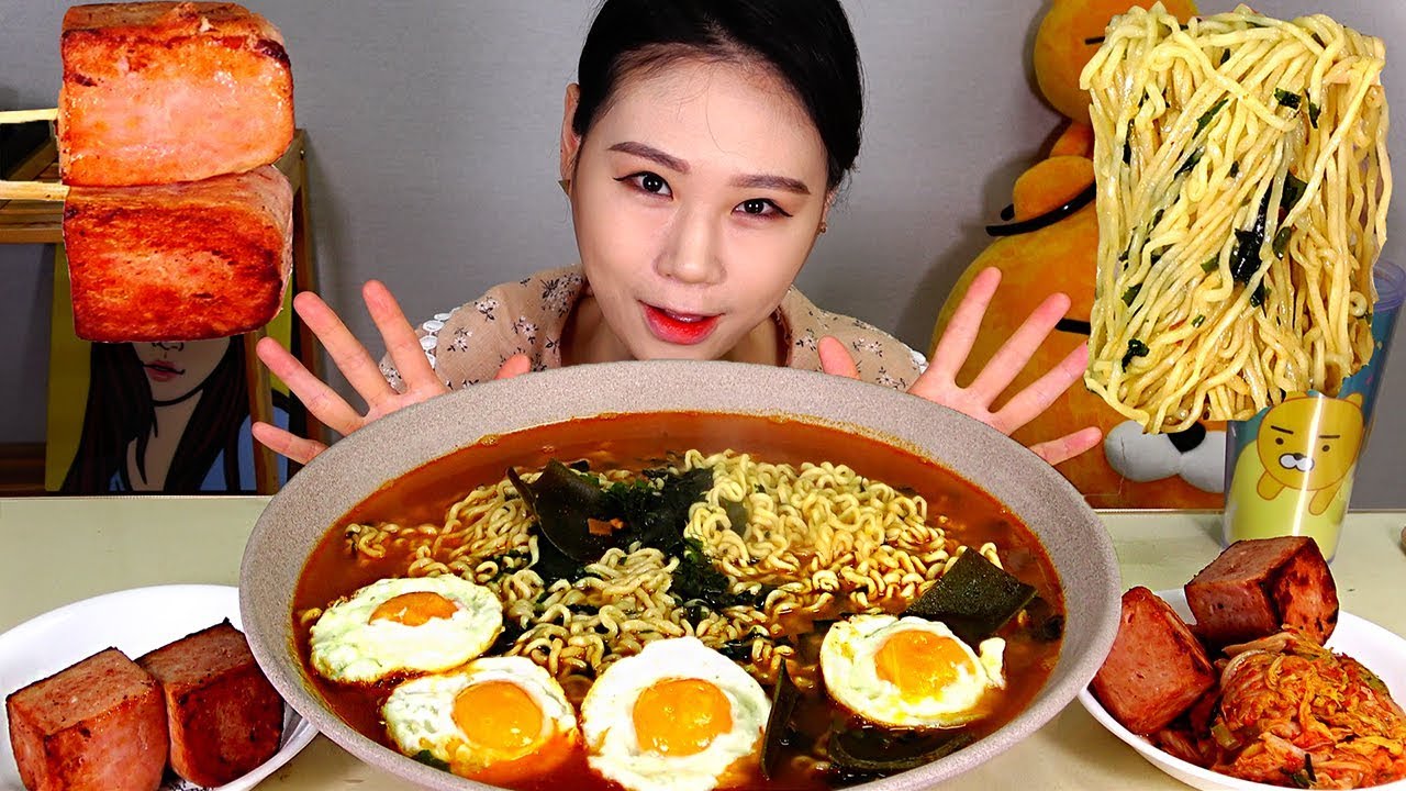 Neoguri Ramyun (острый вкус морепродуктов) и рисовый звук вместе с Mukbang