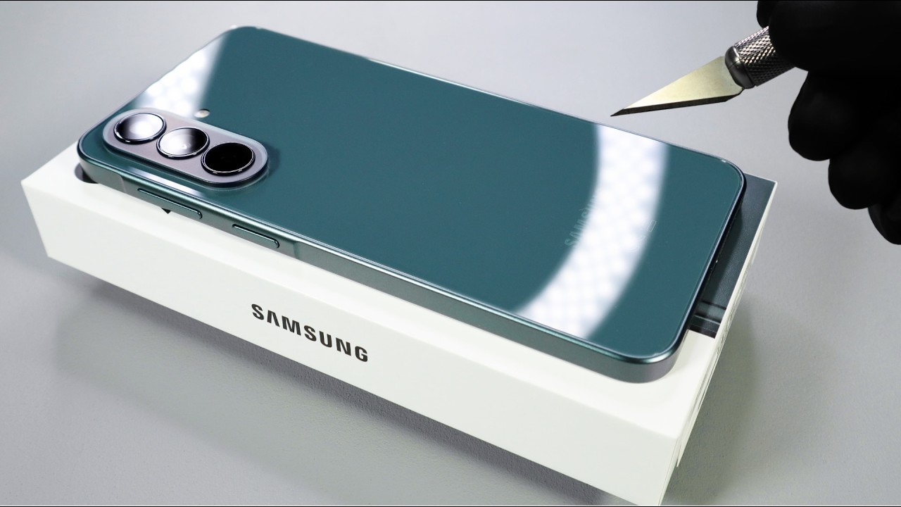 Samsung Galaxy A37 - 1 Minute Unboxing!