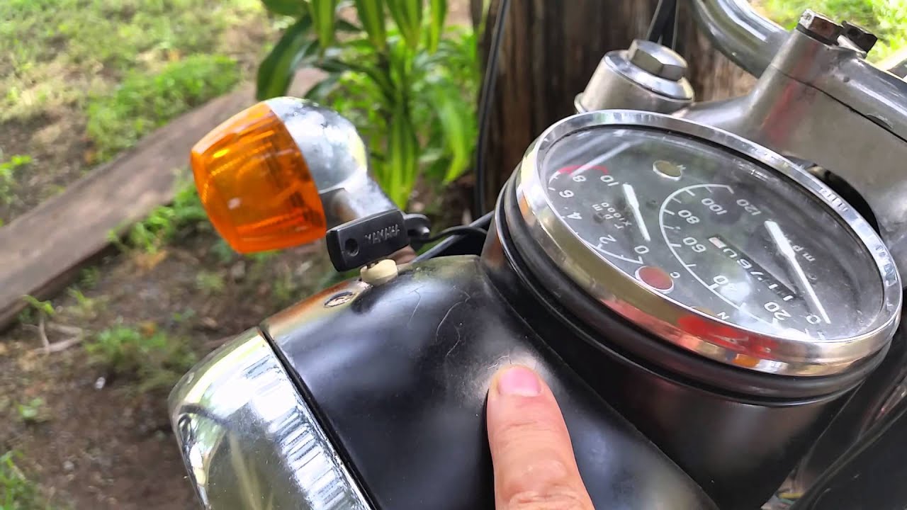 1967 Yamaha YR1 Black running