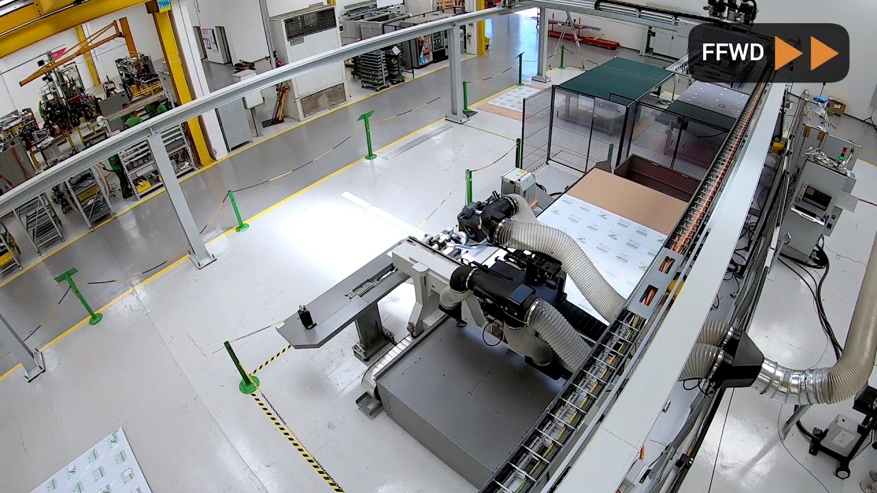 Biesse Rover Plast B HD och Winstore K1 - automatisk bearbetningscell för akrylskivor