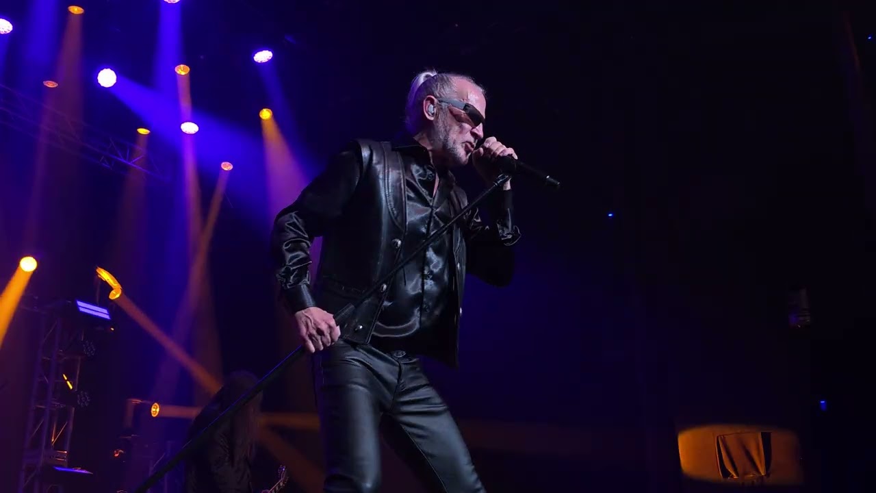 Men Without Hats - Safety Dance 12