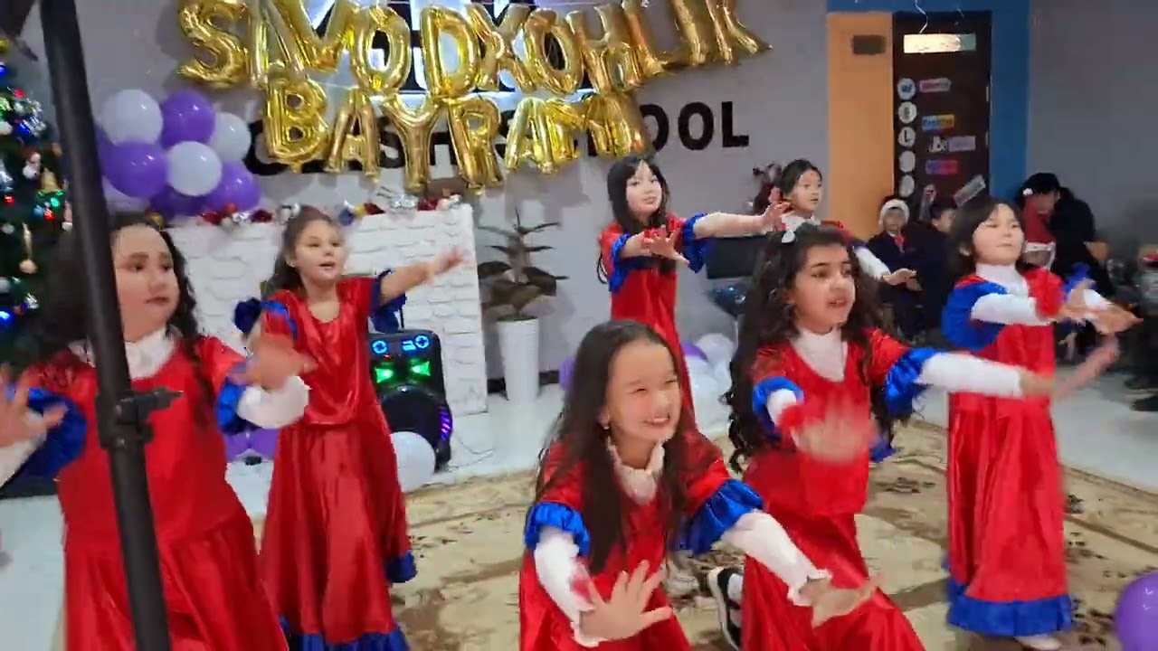 4K ENGLISH SCHOOL- XUSUSIY MAKTABIdagi 2025-yil yangi yil bayrami 3 va 4-sinflar qizlar raqsi