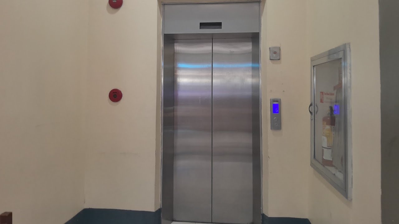 Hyundai mod. Viking Elevator (Passenger) @ SM City Pampanga.