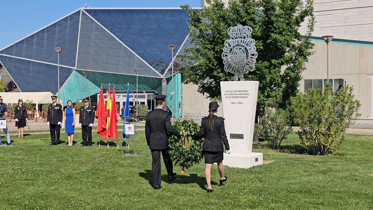 Acto de inauguración de la Plaza de la Policía Nacional de Alcalá de Henares