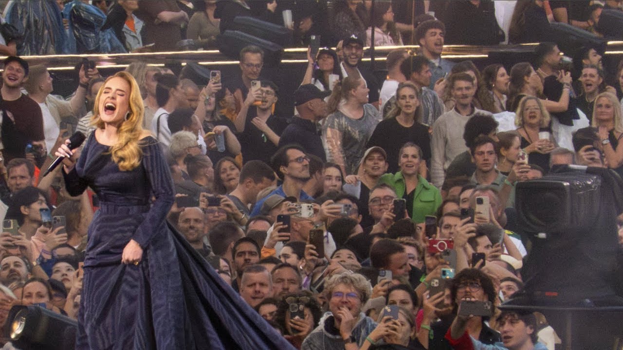 Adele in Munich Set Fire to the Rain 4K