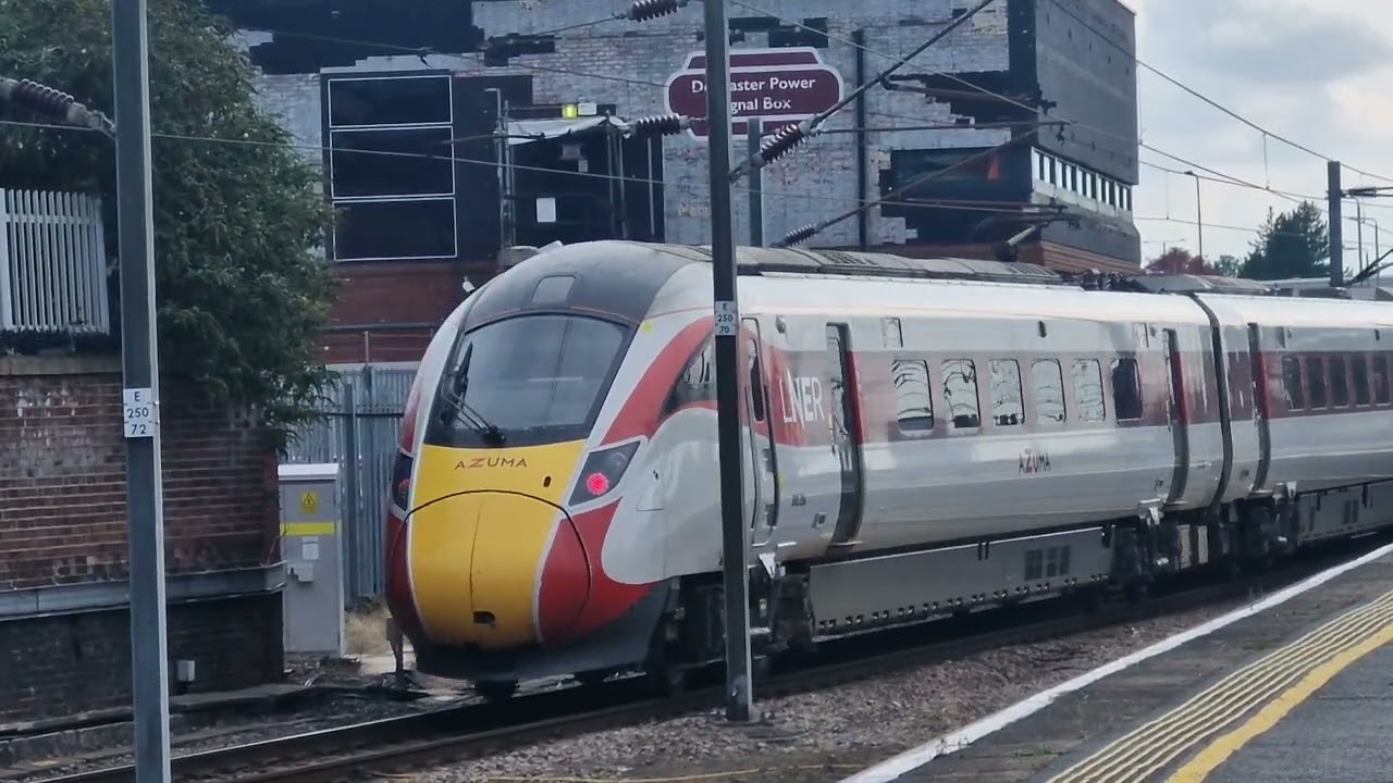 Trainspotting at Doncaster station 27.9.25 featuring LNER 91150 