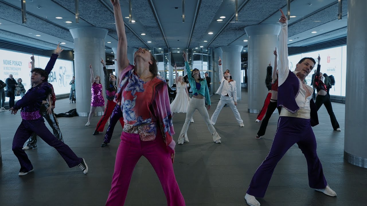 Waterloo - Flashmob w Metrze Warszawskim (ABBA Waterloo 50th Anniversary)