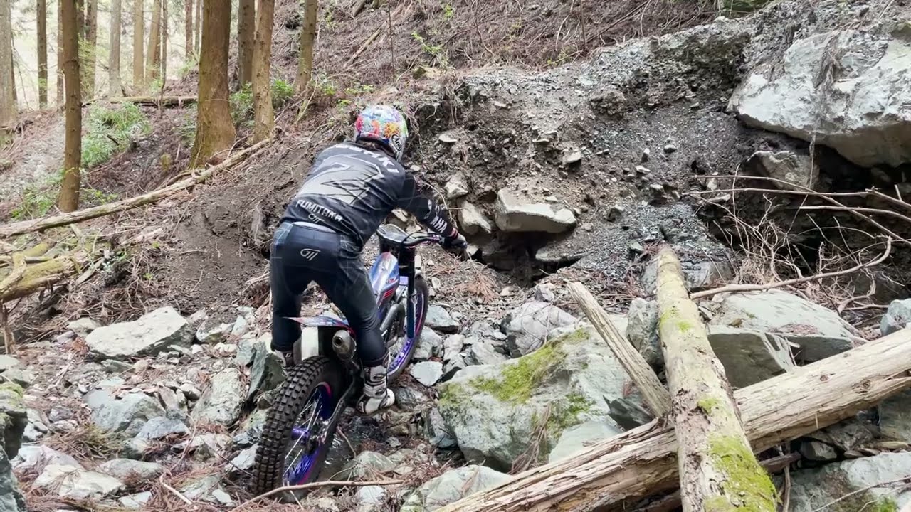 山でトライアルトレーニング 野崎 史高