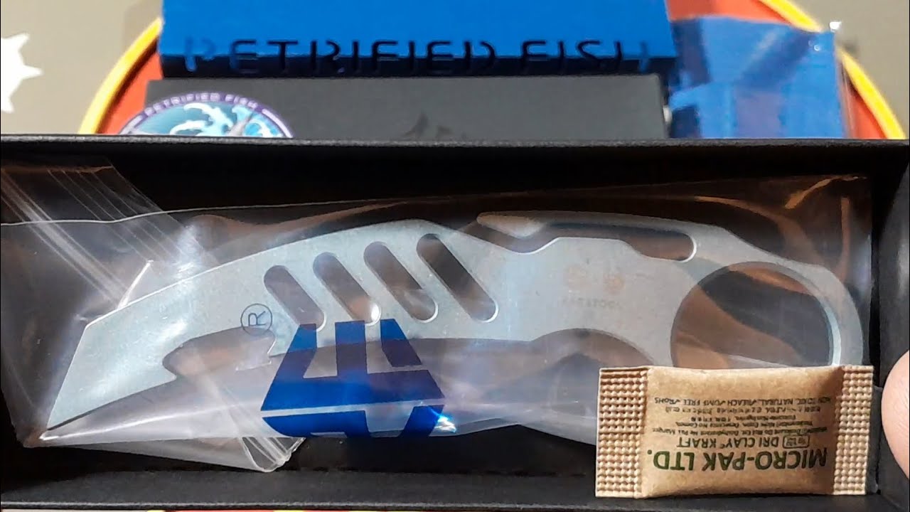 Unboxing Petrified Fish Karatool Pry Bar Blue Titanium #petrifiedfish#edc#prybar#Titanium#unboxing