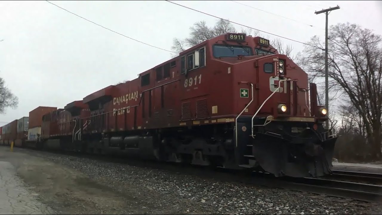 3/18/23 Fostoria, OH; CP locos haul I165 west