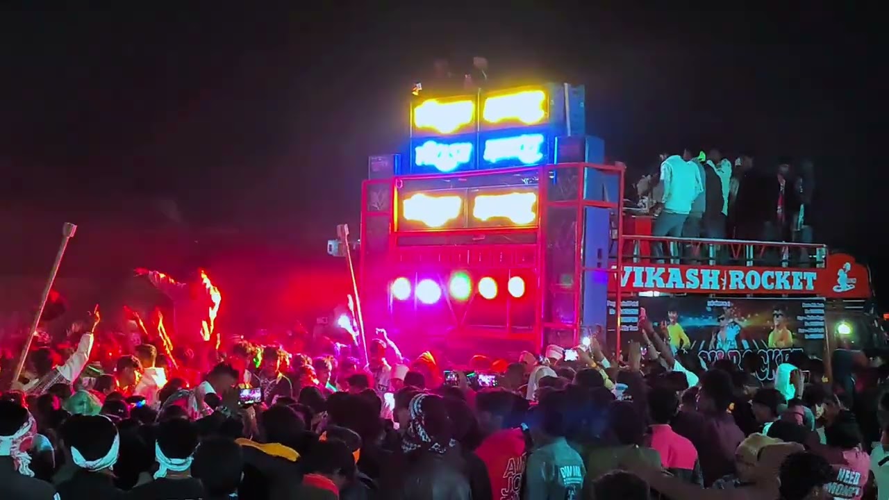 Vikash 🤩 बेंड का फूलधमाका चाचरिया में  🎹🥁! आदिवासी छाक वीडियो / Adiwasi shadi dance video #viral