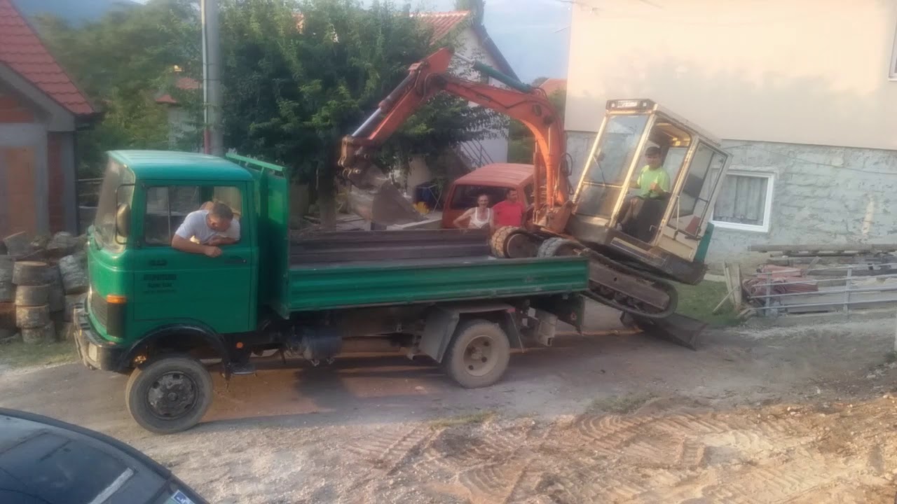 Kamion i bager