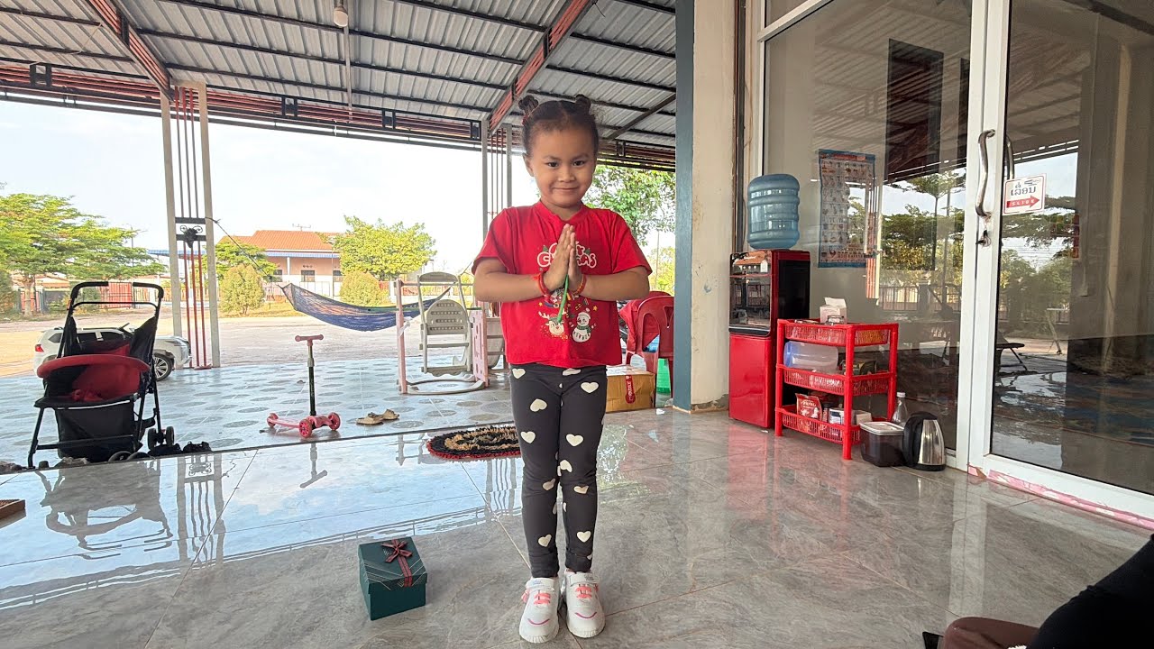 12 มีนาคม 2569 ขอบคุณค่ะ พี่พิม ￼ที่ฝากของมาให้น้องบิวลี่ย้อนหลังวันเกิด แม่ตู้วันด้วย🙏🙏😘😘😘