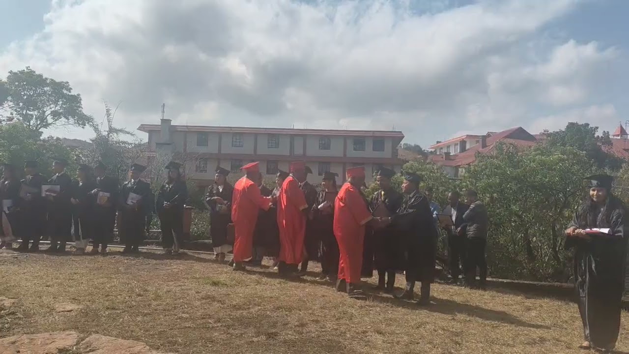 36 ngut ki samla kynthei bad shynrang kiba la dep ban pule ha Thomas Jones school of Mission .