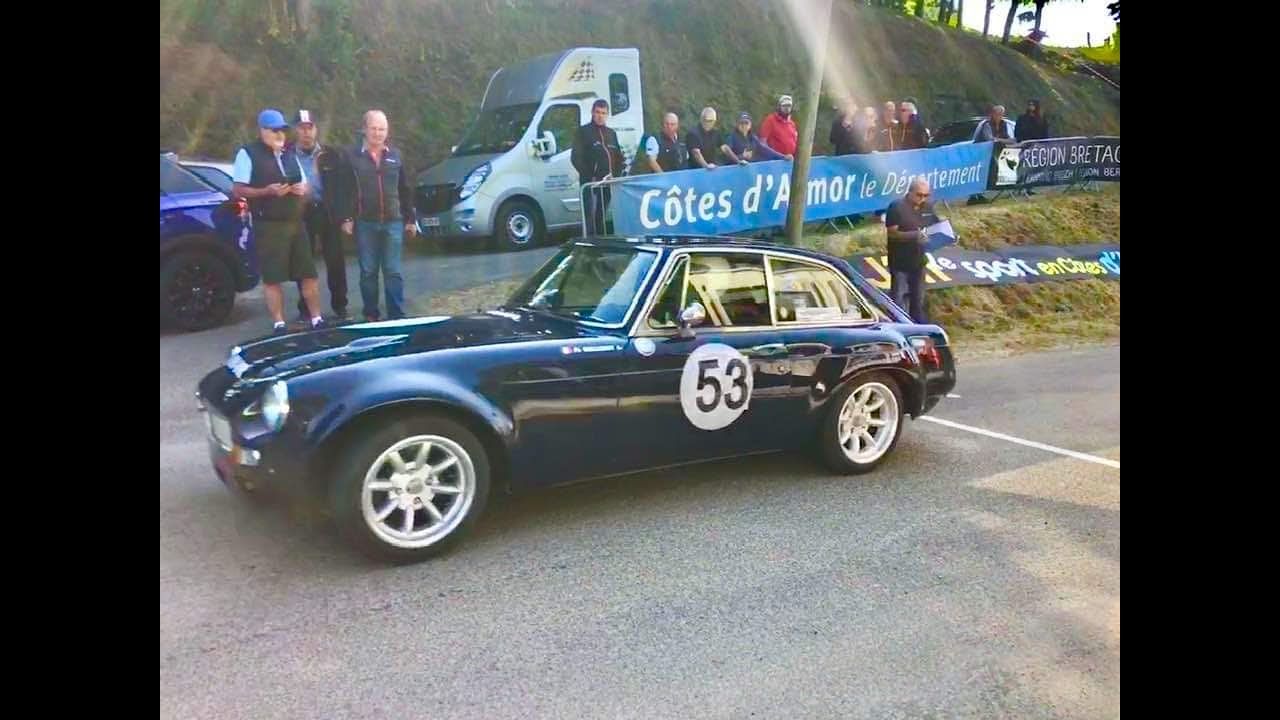 20ème montée historique de Saint Gouéno à bord de la MGB GTS