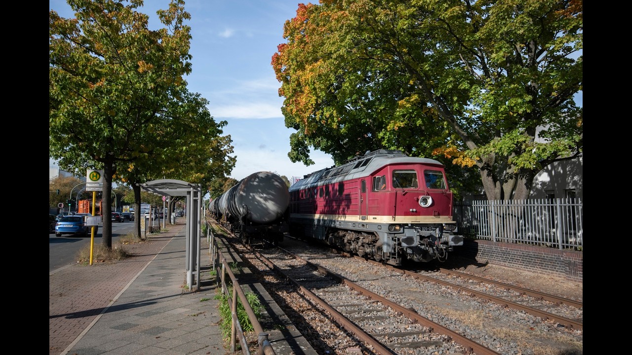 BR232 und ein Kesselzug in der Gradestraße Berlin Britz