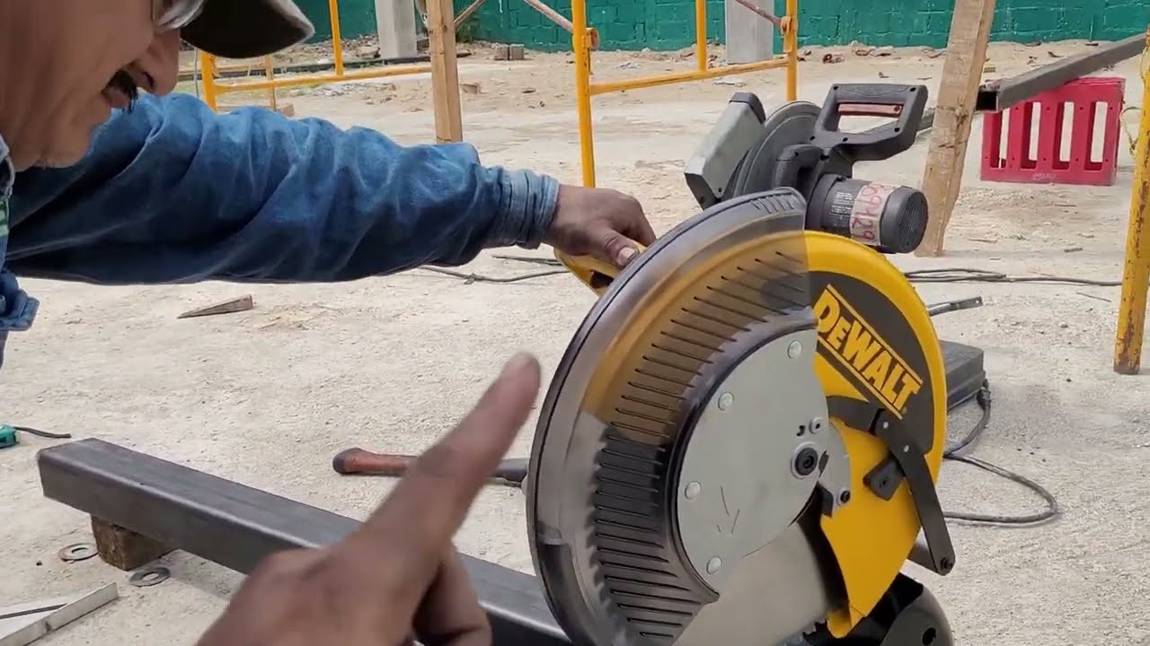 DeWalt cortadora de metales Dw872 14