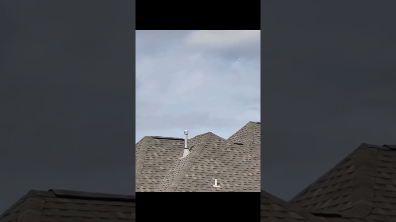 Clear footage of an Unidentified Aerial Phenomenon (UAP) captured - #UAP #UFO #aliens