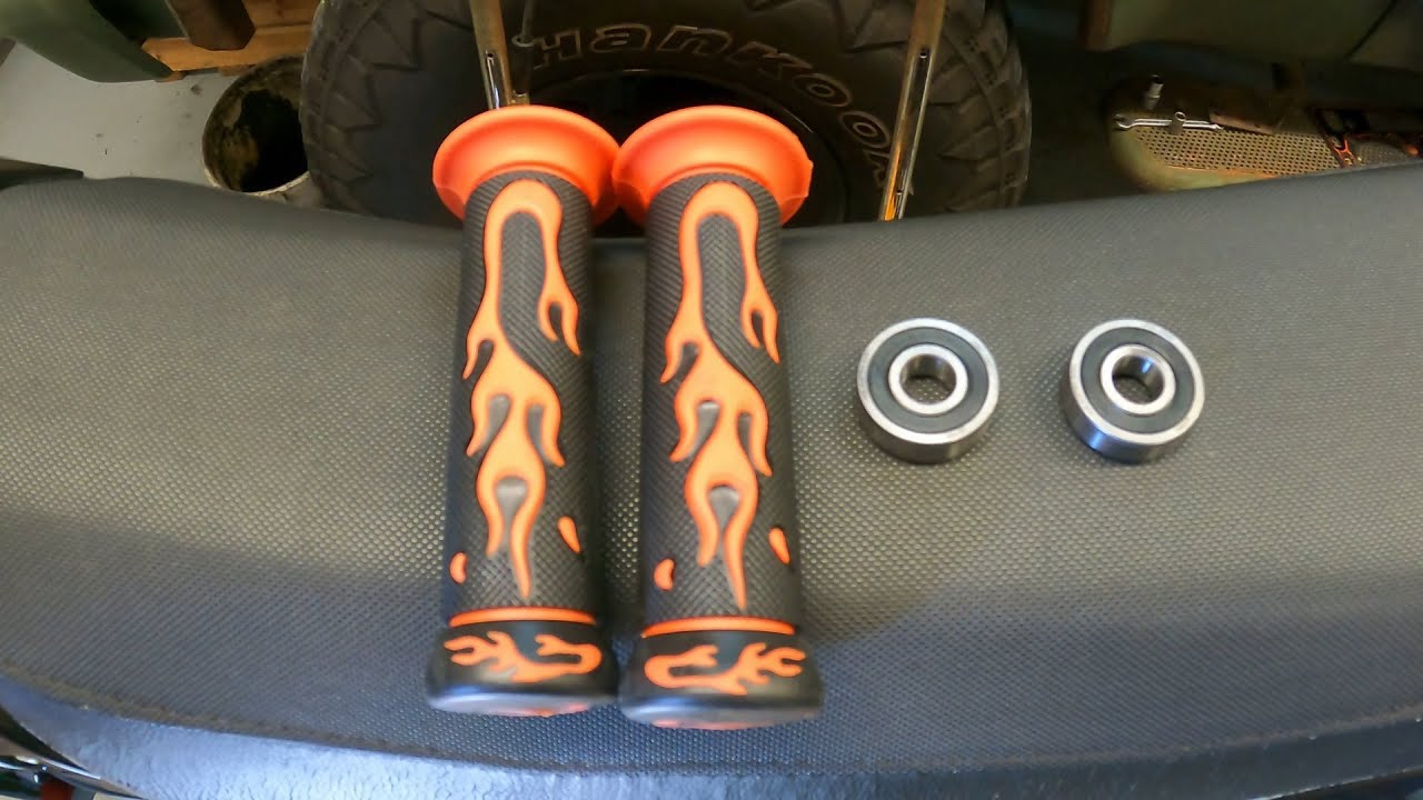 Katastrophe alles kaputt! DERBI Senda 50 Radlager hinten wechseln Flammengriffe montieren!