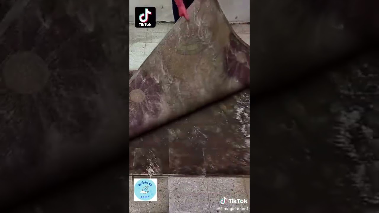 Cleaning Rug ASMR Tiktok Short 🧼| Bubbles Asmr 