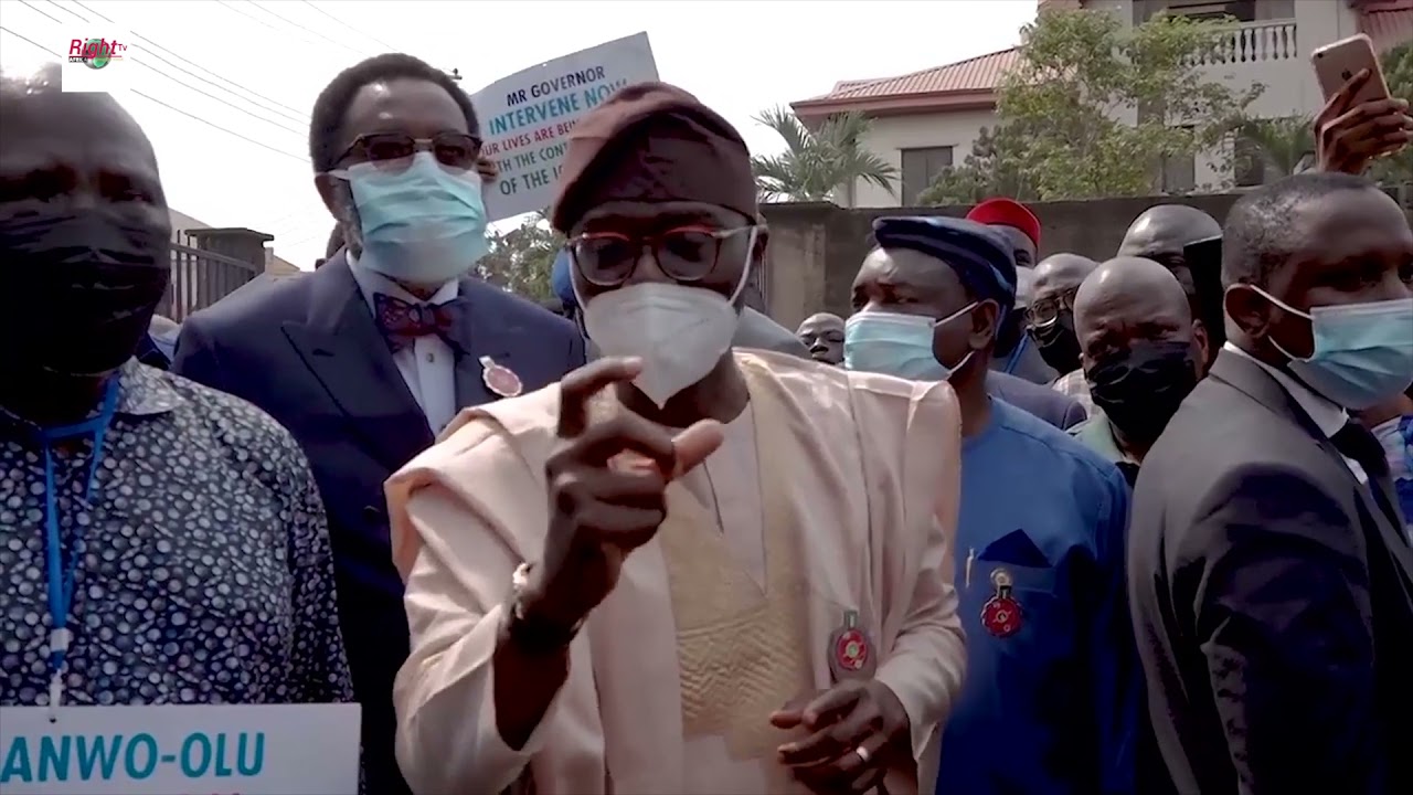 Moment Lagos state governor Babajide Sanwo-Olu ask Police CSP Abimbola Oyewole to leave Magodo estat