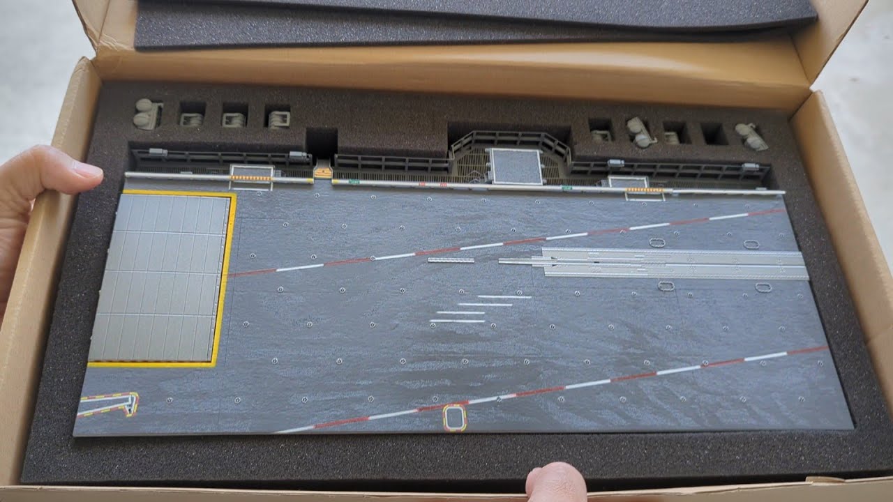 [ UNBOXING ] 1/72 NIMITZ Flight Deck, but Not what You THINK...