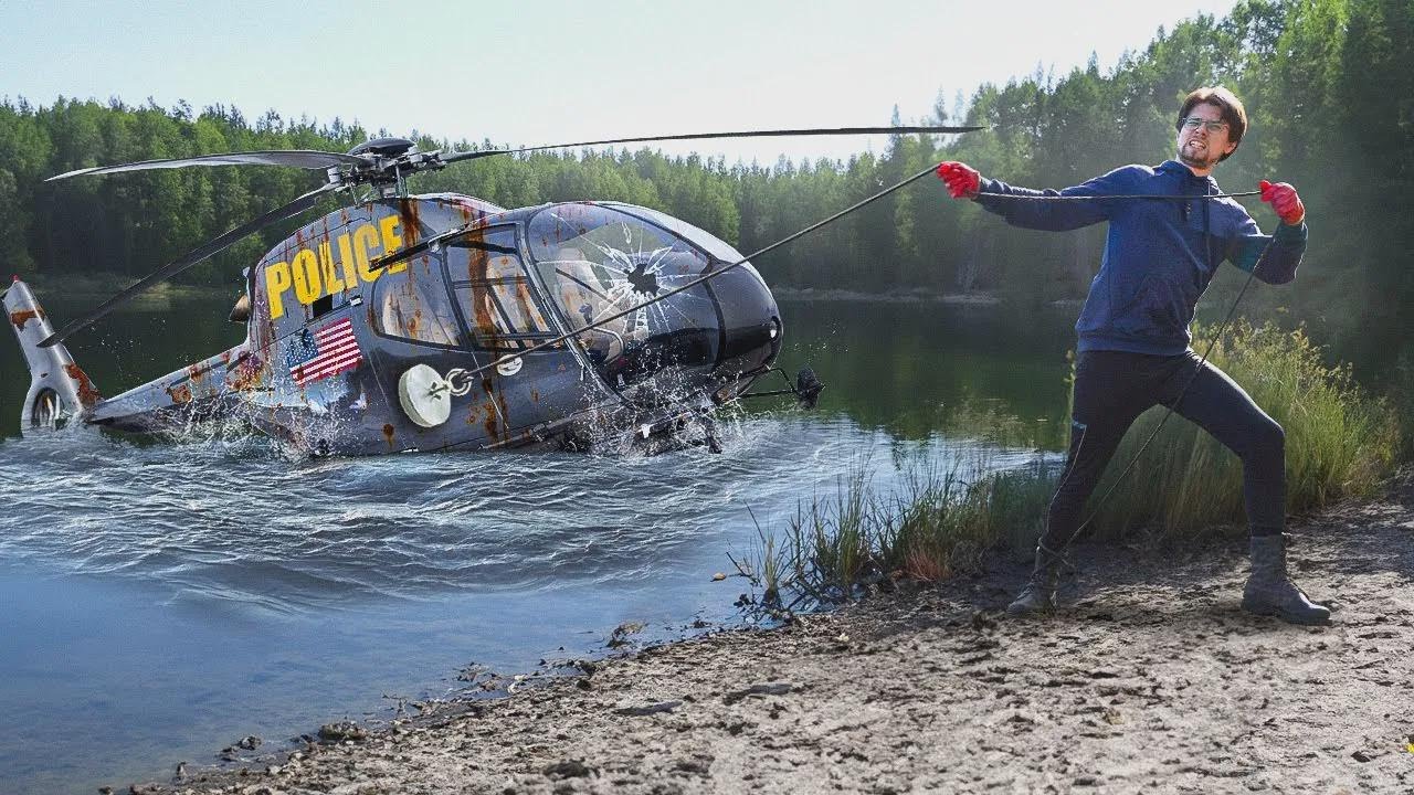 On trouve un hélicoptère de police en pêchant à l'aimant !