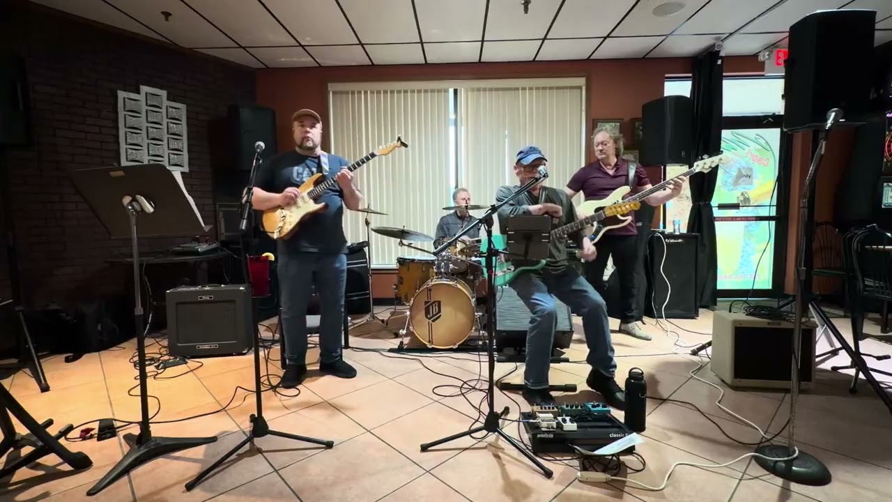 Sunday Open Jam, Capri Pizza, Plumbsteadville, 6:30pm - 20260308  She Loves My Automobile