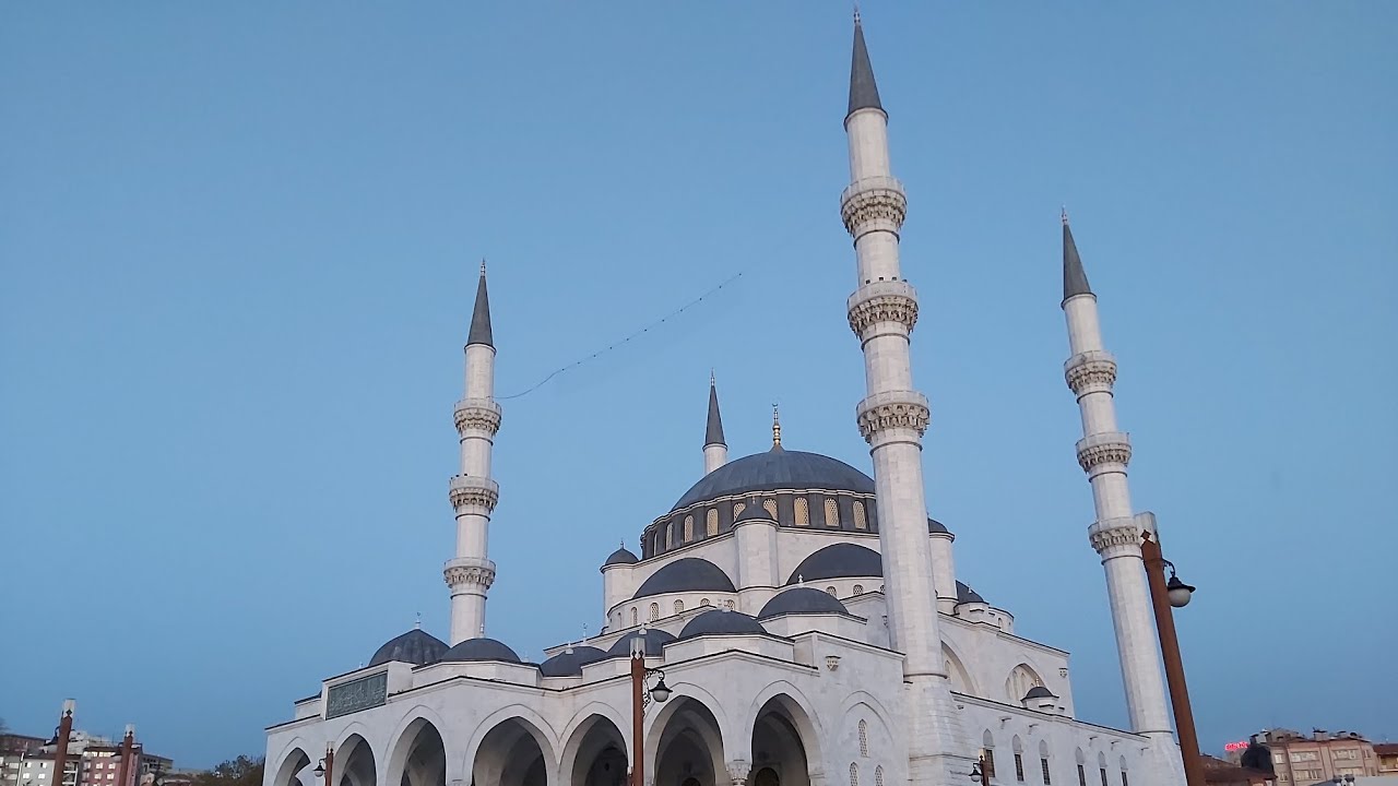 Melike Hatun Camii'nde Akşam Ezanı | Ankara