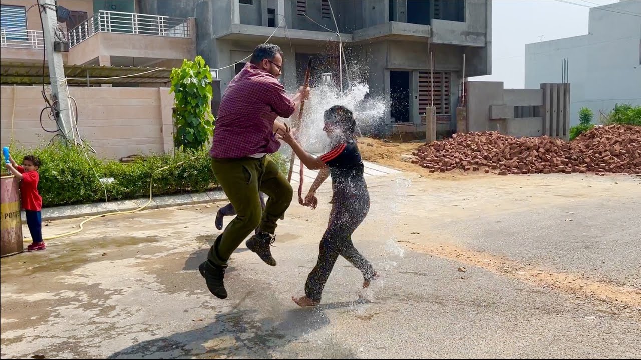 ROHTAK KI HOLI || HOLI IN HARYANA || HOLI - FESTIVAL OF COLORS || DESI DULHANDI
