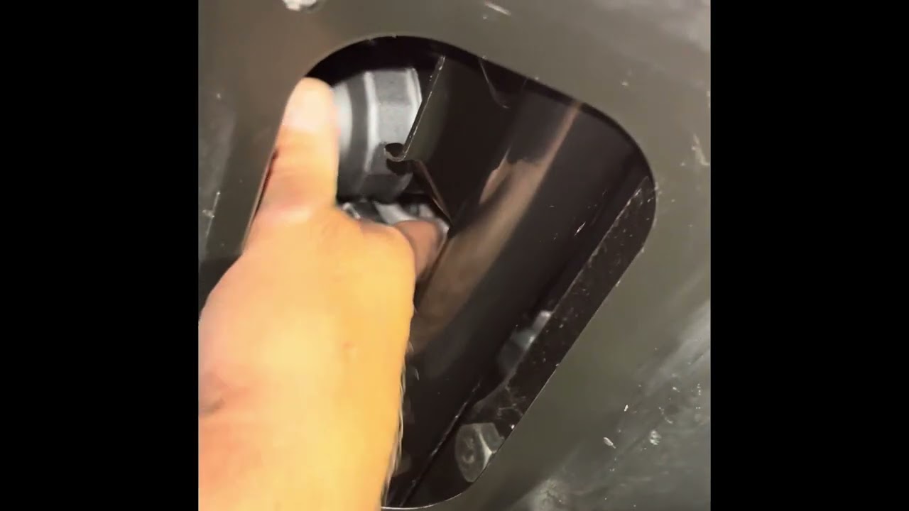 2025 Nissan Frontier SV 4x4  Oil Change 