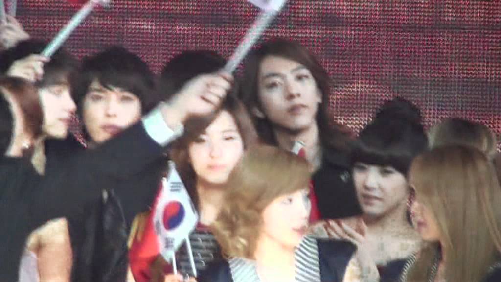 [Fancam] 111108 中韓歌會 大合唱 主 SNSD + CNBLUE