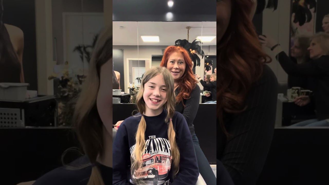 Meisje knipt haar af en doneert het aan moeder