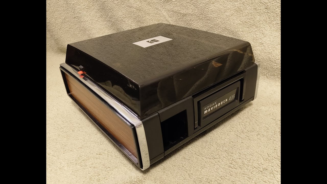 Kodak Moviedeck 435 from 1973 (flashing warning)