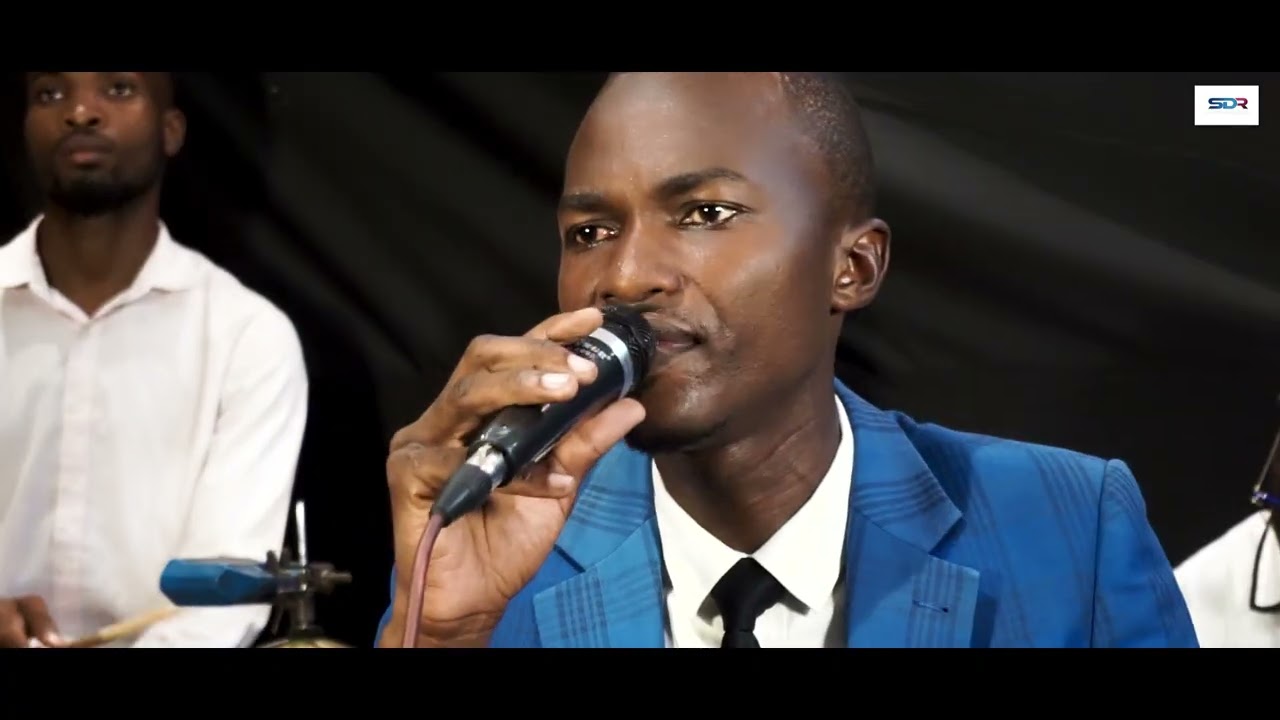 Freeman Mikanda _Le silence de Dieu 
