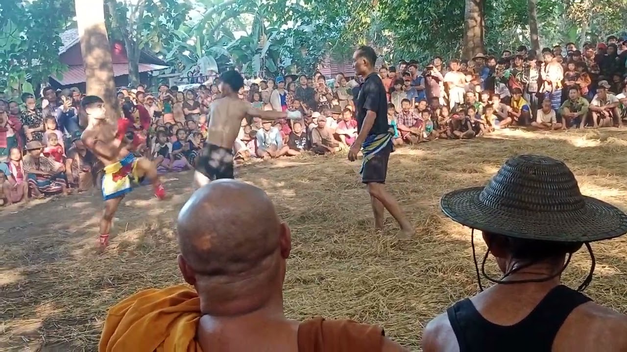 ကရင်လက်ဝှေ့ မြေဝိုင်းပွဲ