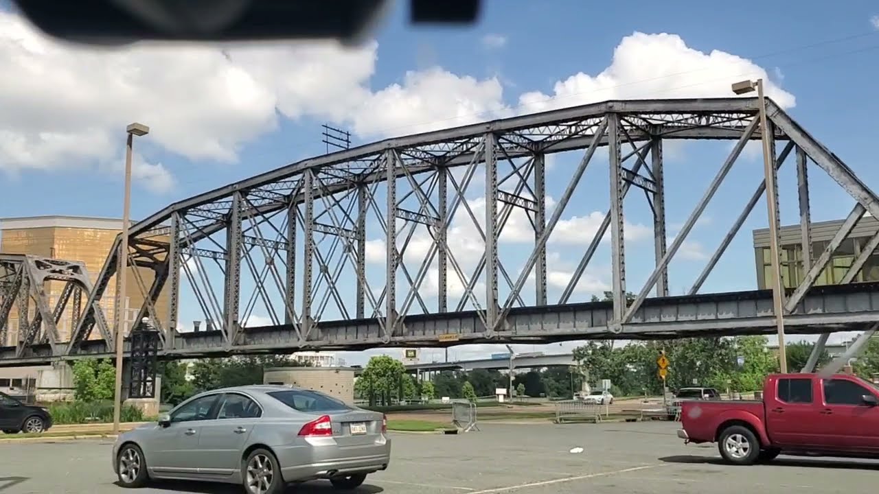 Freeway to Shreveport Louisiana Horseshoe Hotel & Casino before Humor and Harmony