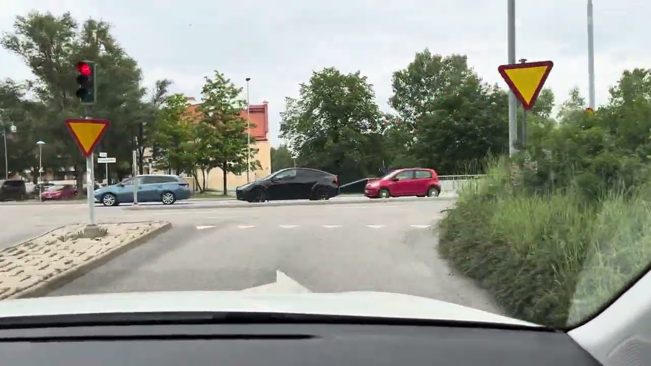 🚗🌅 Highway Driving in the Morning: Södertälje to Stockholm, Sweden 🇸🇪