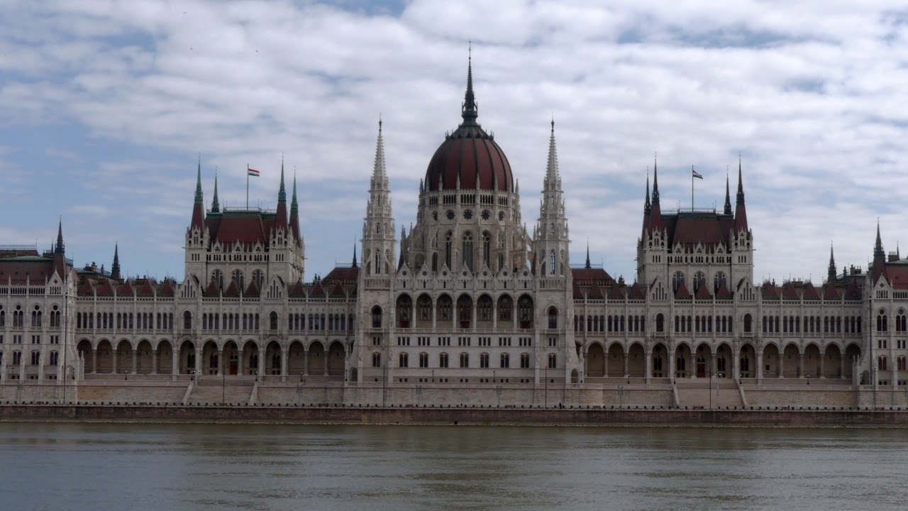 Maradj otthon! Üres Budapest. Rejtőzz el egy kis időre... 2020