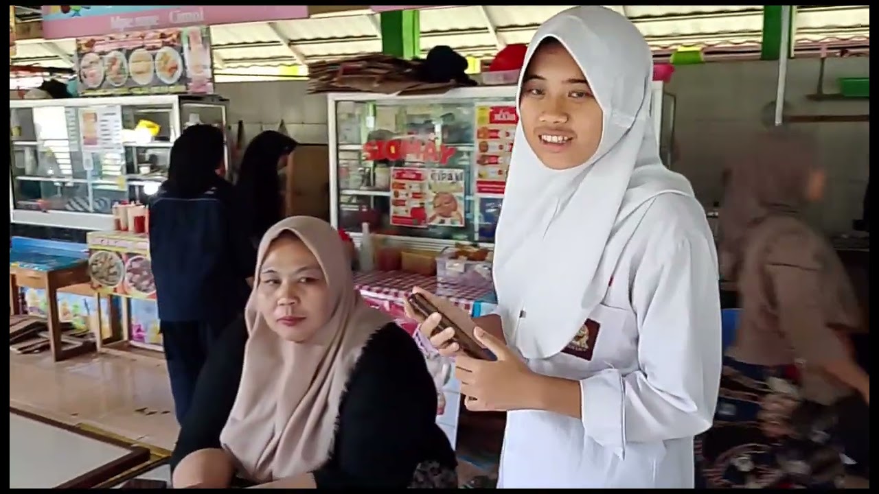 Tugas Wawancara B. Indonesia (Penjualan Di Kantin yang menggunakan Live Tiktok). Kelompok 6