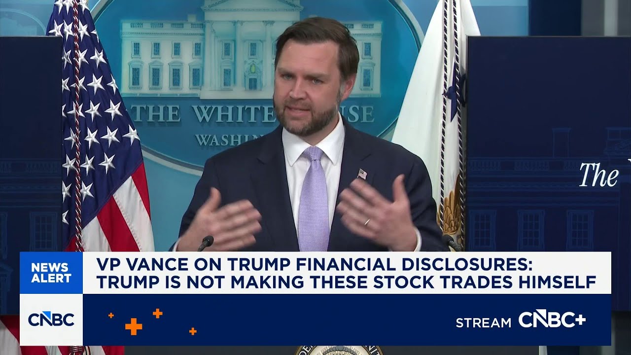 Вэнс о финансовых отчетах Трампа: Трамп не совершает эти сделки с акциями лично.