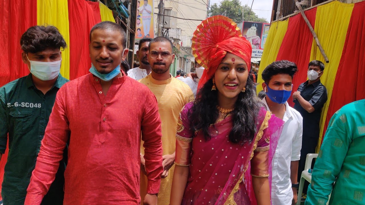 Singer Madhu Priya At Mir Alam Mandi Mahankaleshwara Temple | old city bonalu 2021