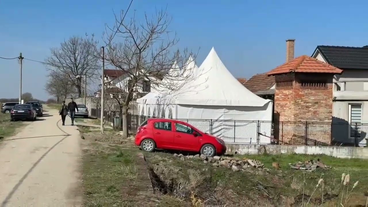 Ko je sve jutros došao sa cvijećem? Mama u jako lošem stanju?