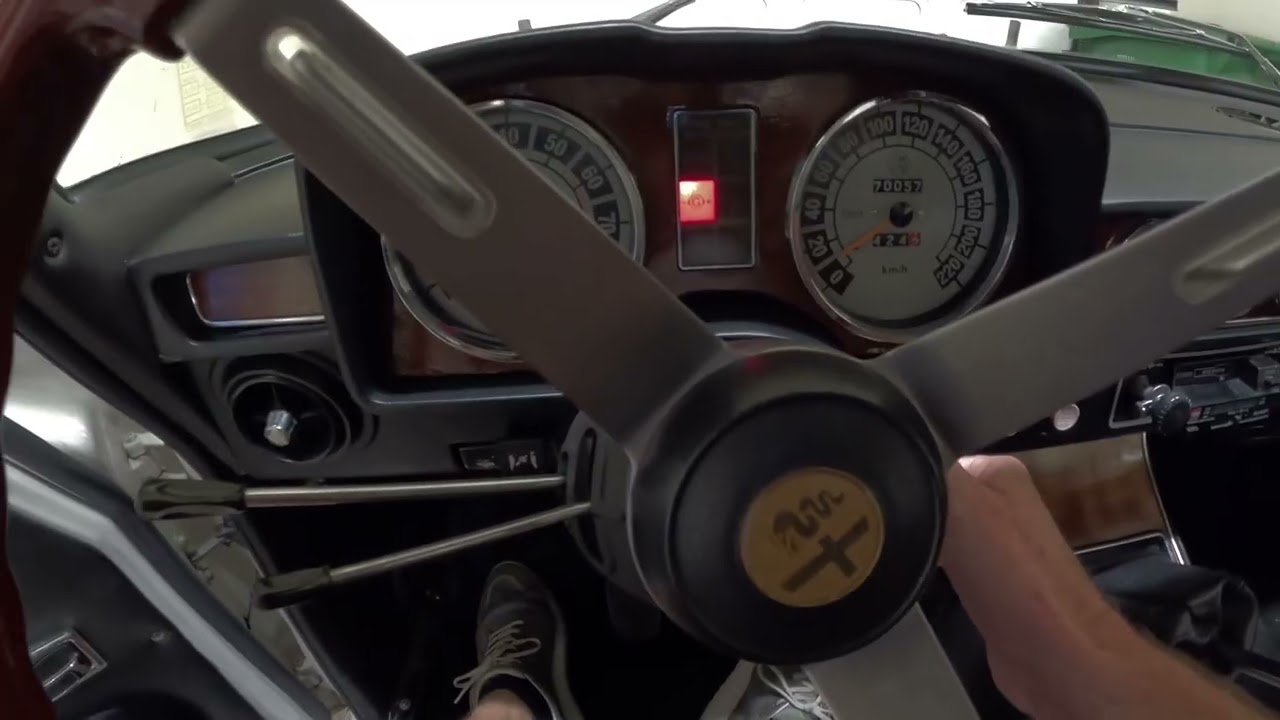 1974 Alfa Romeo Berlina 2000 Cold Start