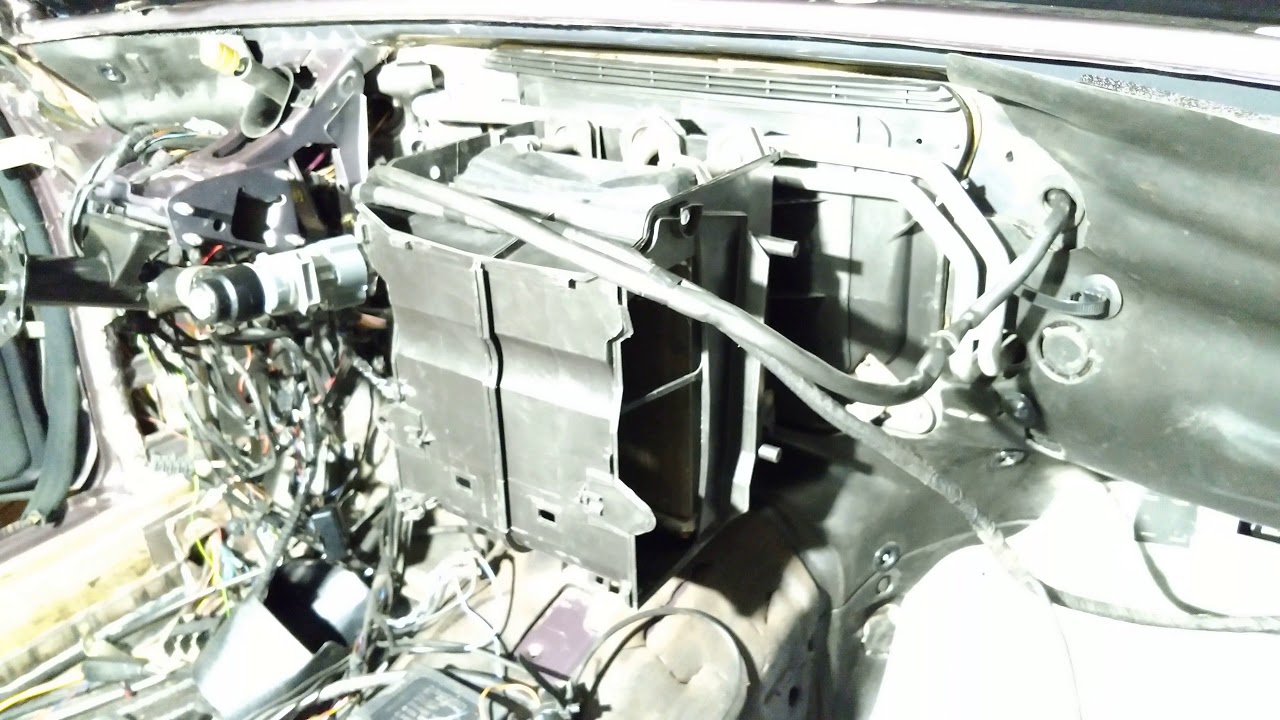W 124 Демонтаж корпуса отопителя ч. 1