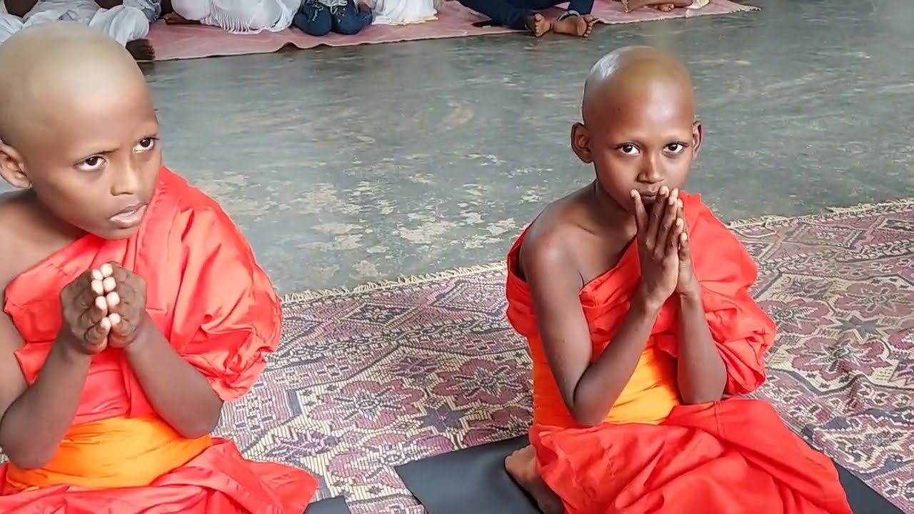 වෙසක් පොහොය නිමිත්තෙන් කුල දරුවන් පැවිදි කිරීම|මහණ කිරීම|Sri Lanka Buddhist monk|Poyaday|2022-05-14