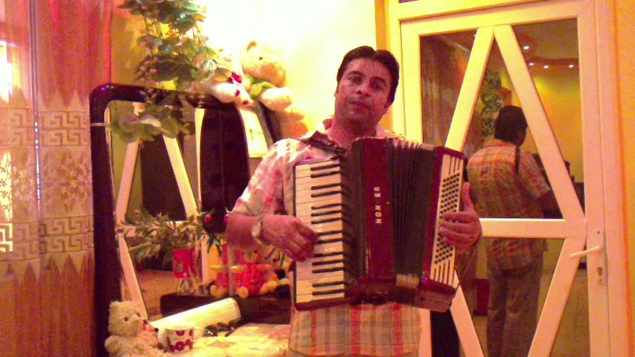 VARGHIR DE LA BARBULESTI - DACA AI O MAMA BUNA 2012