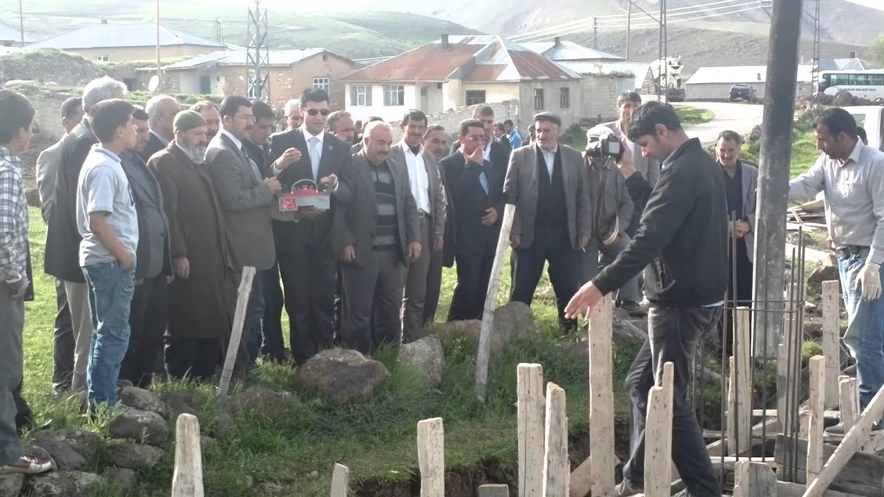 ÇALDIRAN BELEDİYESİ SARIHARMAN KÖYÜ TAZİYE EVİ TEMEL ATMA TÖRENİ