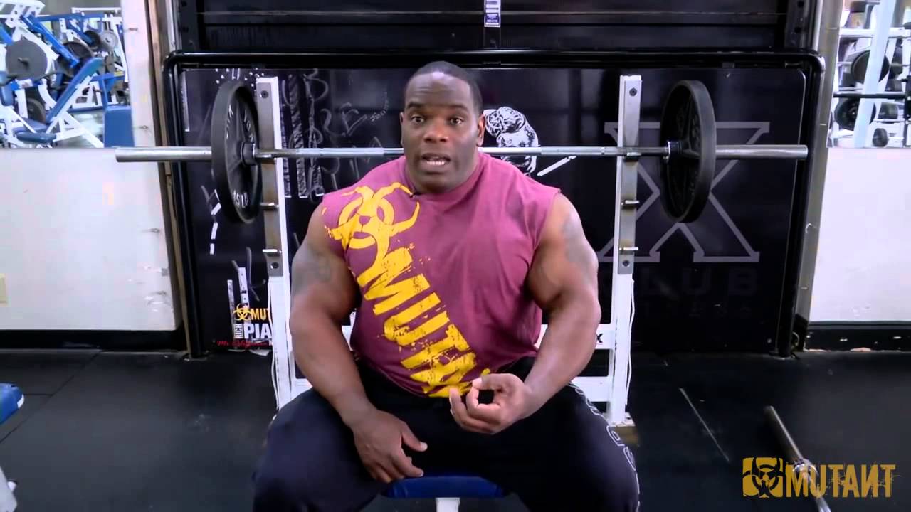 MUTANT in a MINUTE - Flat Bench Press with IFBB Pro Johnnie Jackson