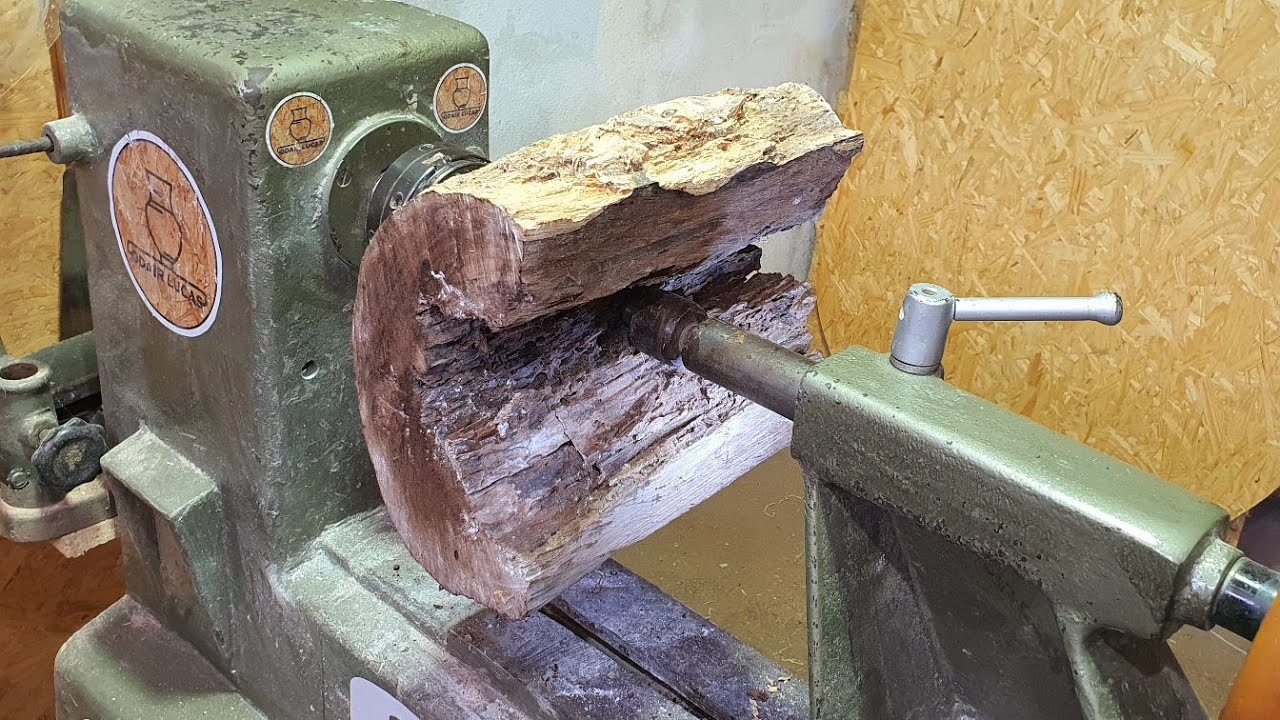 Woodturning - Nature decaying // Natureza em decomposição